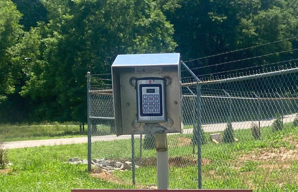 Self storage Danielsville Georgia with code gate entry